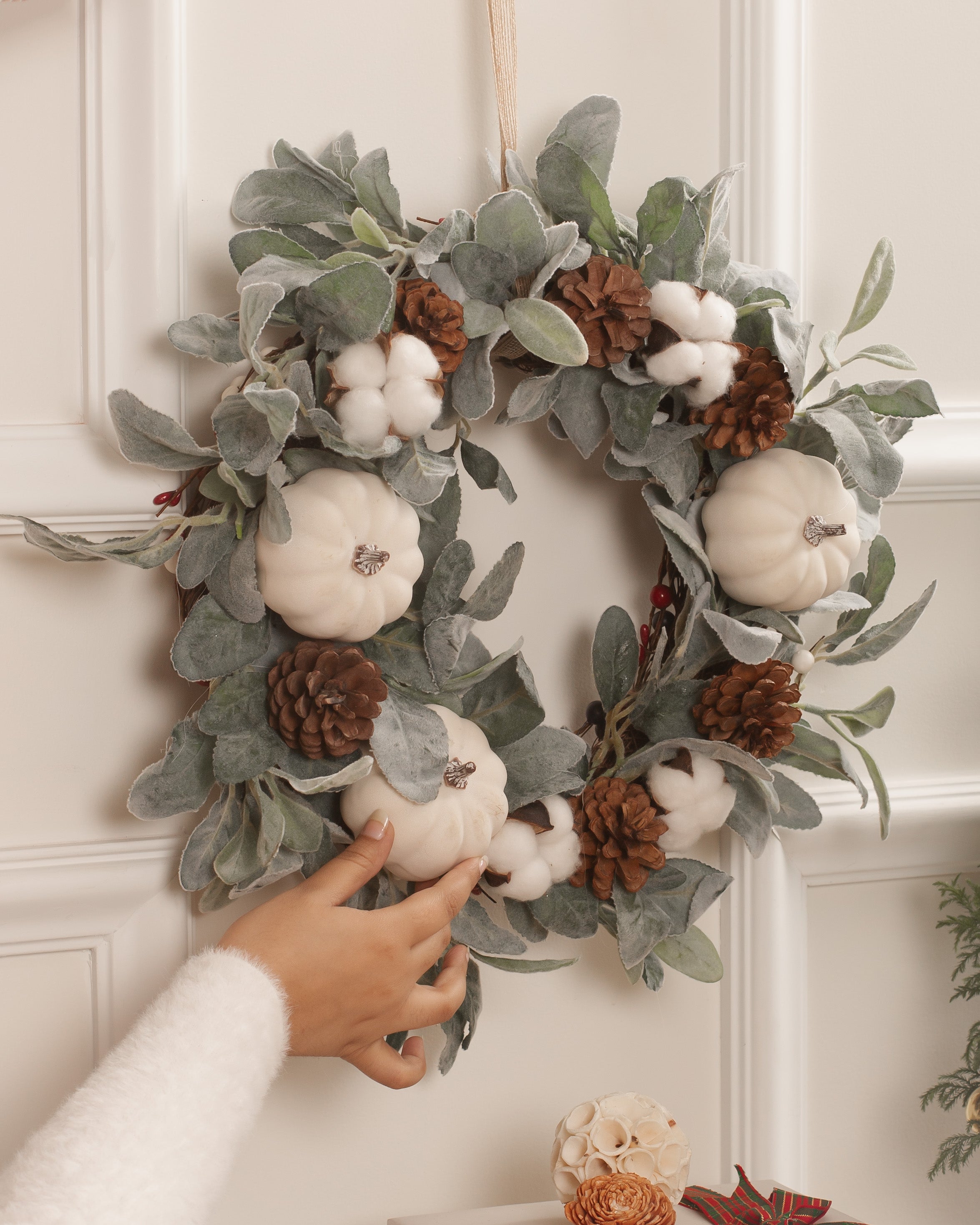 Wintery Wreath of Frosty Flair