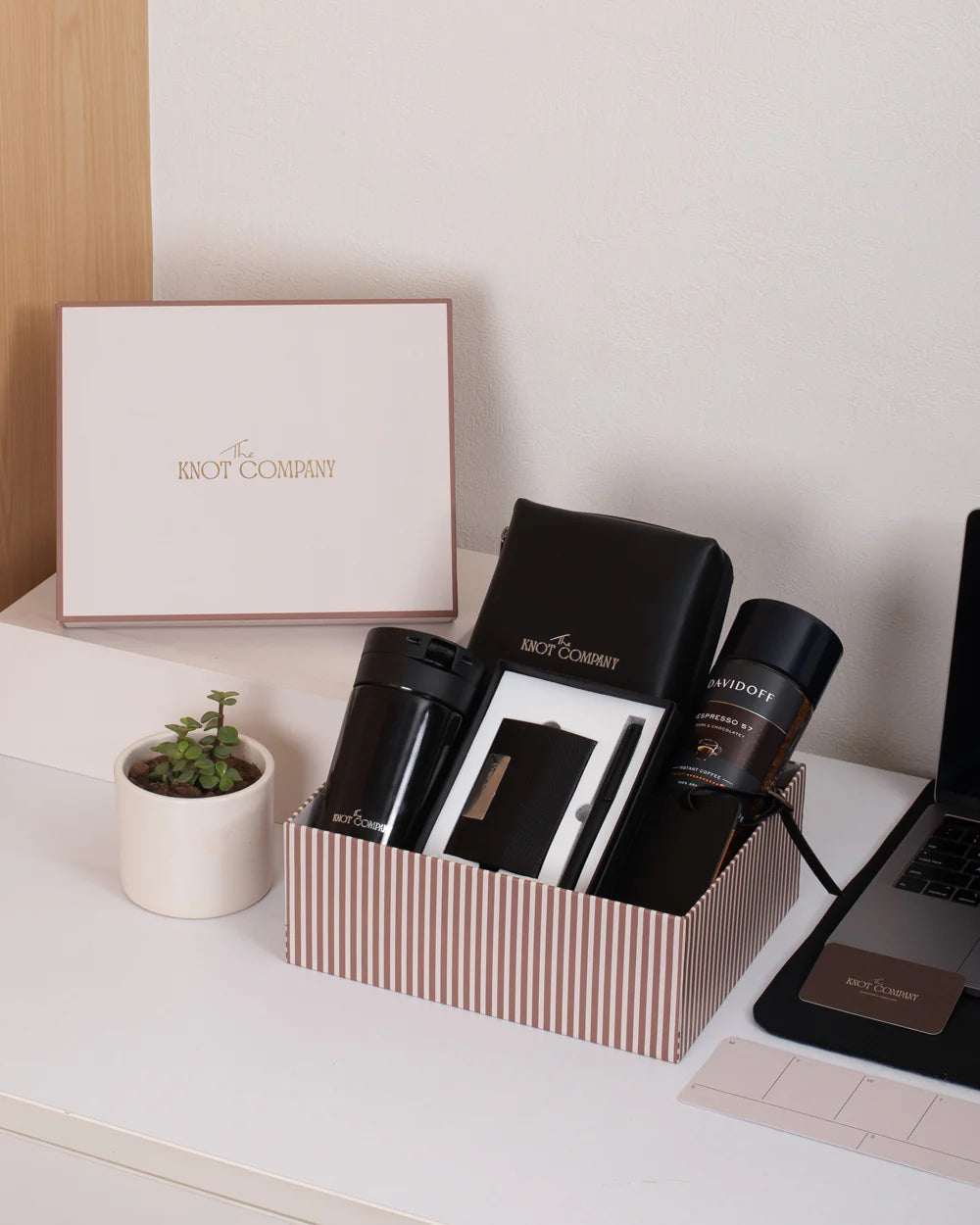 Classic Corporate Hamper for Employees