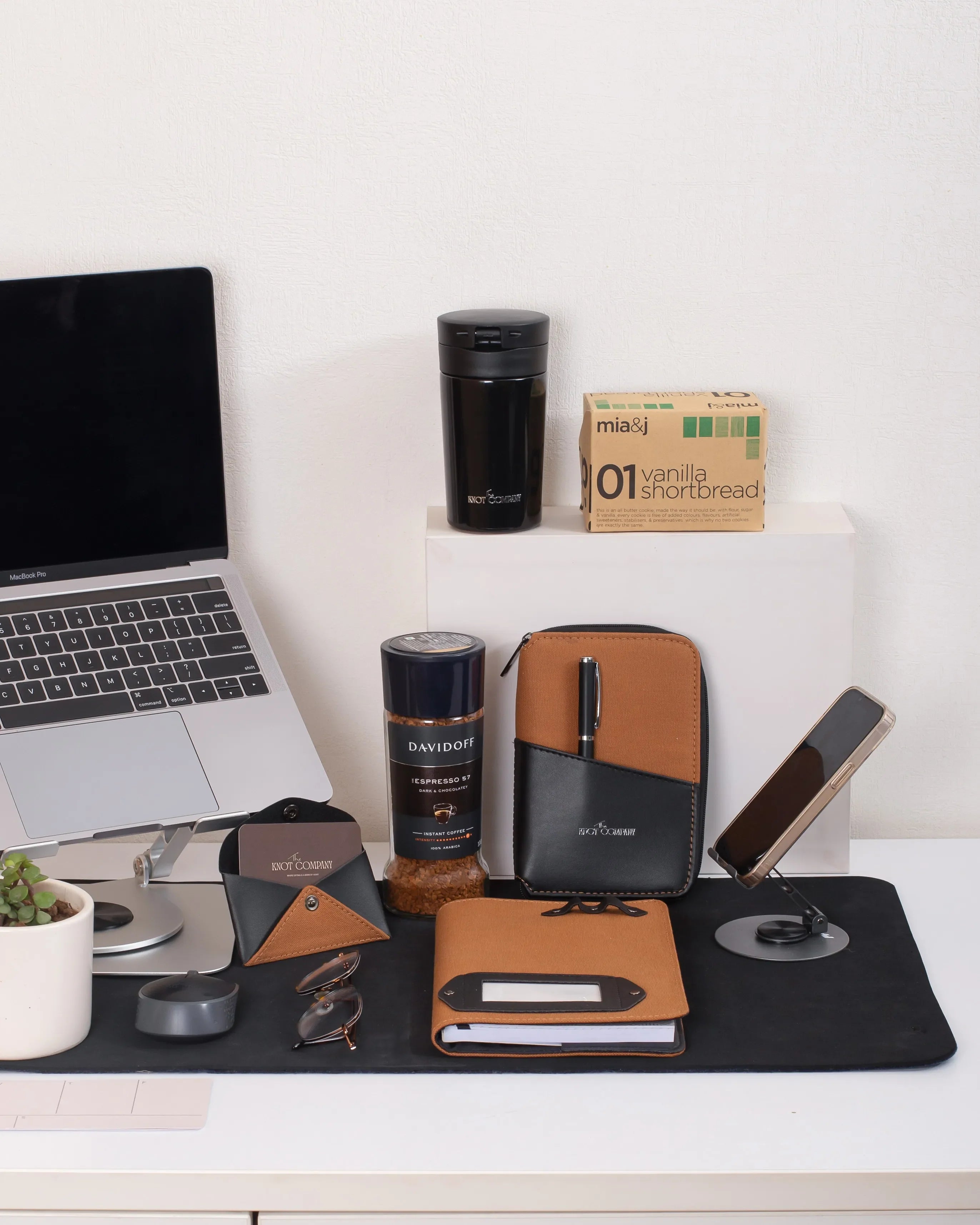 Executive Essentials Hamper