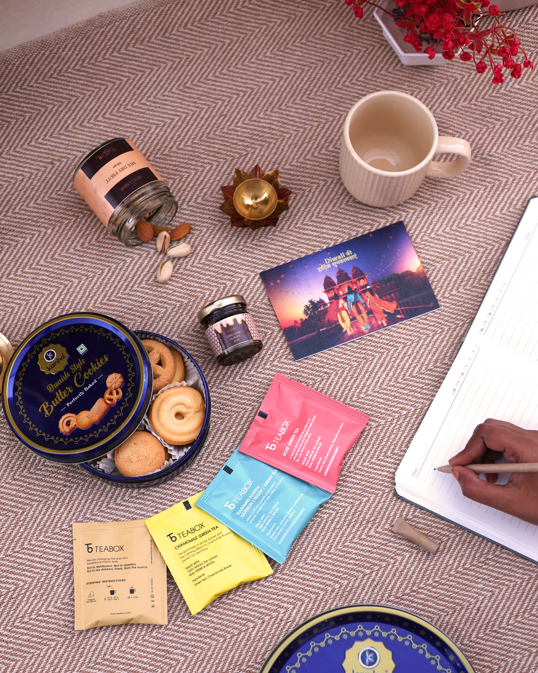 Tea, Treats & Tradition Hamper