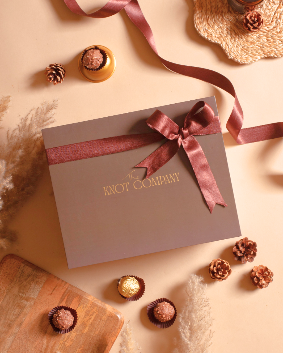 The Knot Company Classic Box (10 X 8 X 4" )