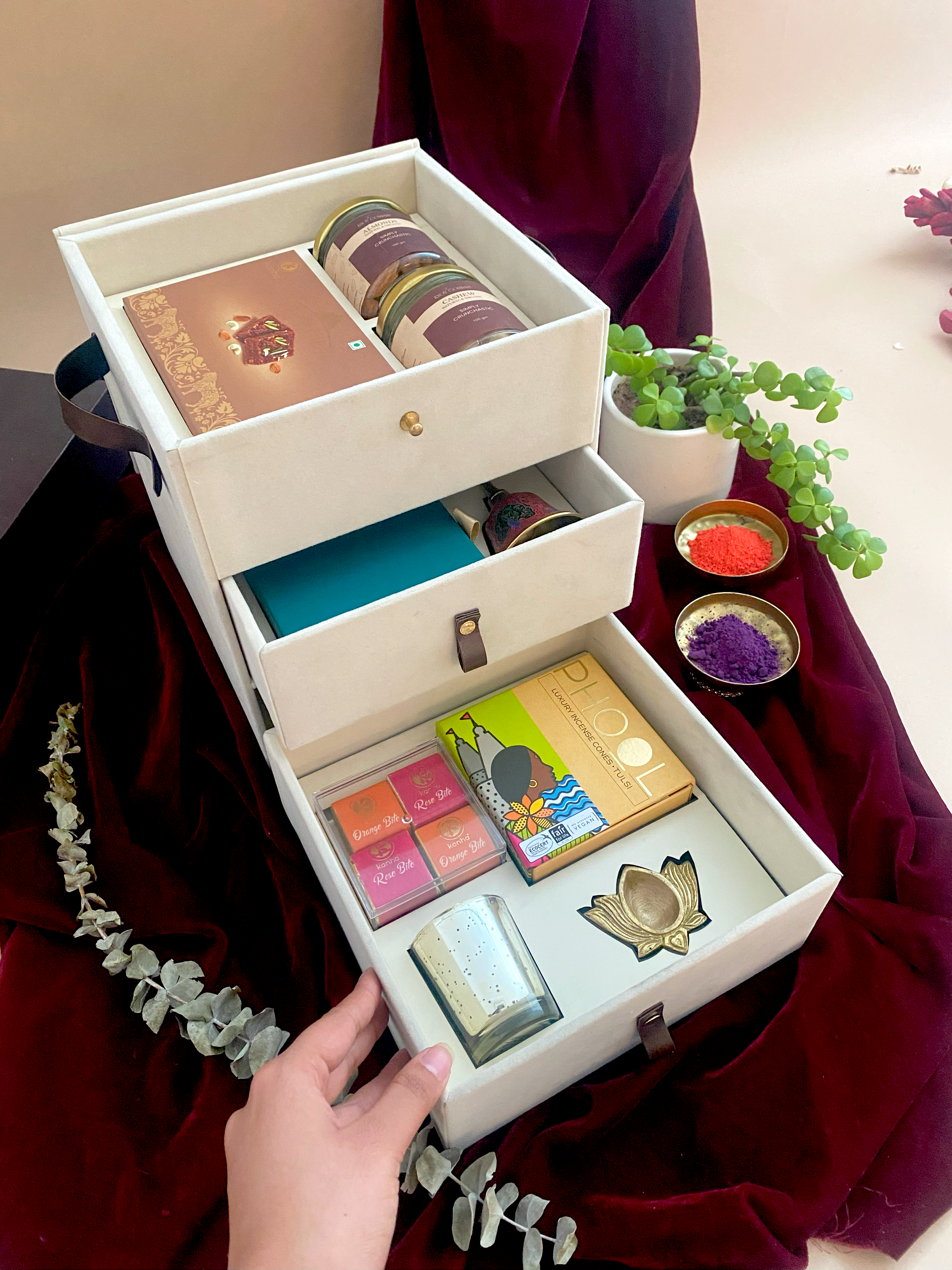 The Ivory Glow Hamper
